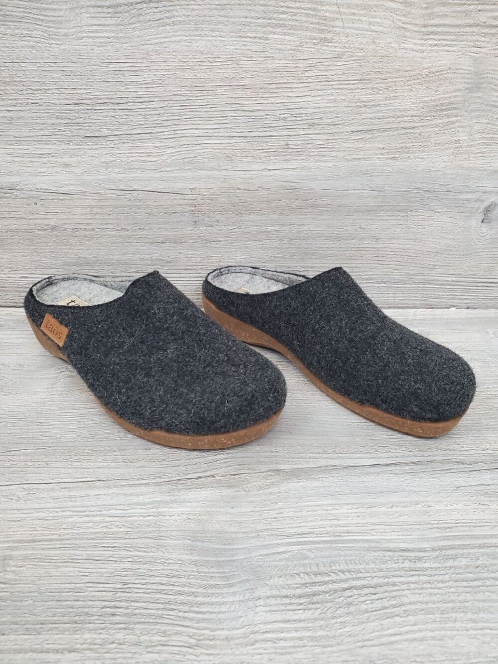 Taos Woolery women's gray wool backless mule - Picture 11 of 11